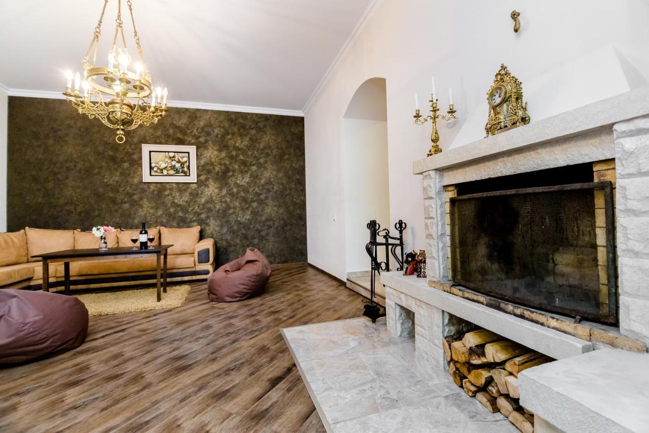 Comfortable House On Marjanishvili Tbilisi ภายนอก รูปภาพ