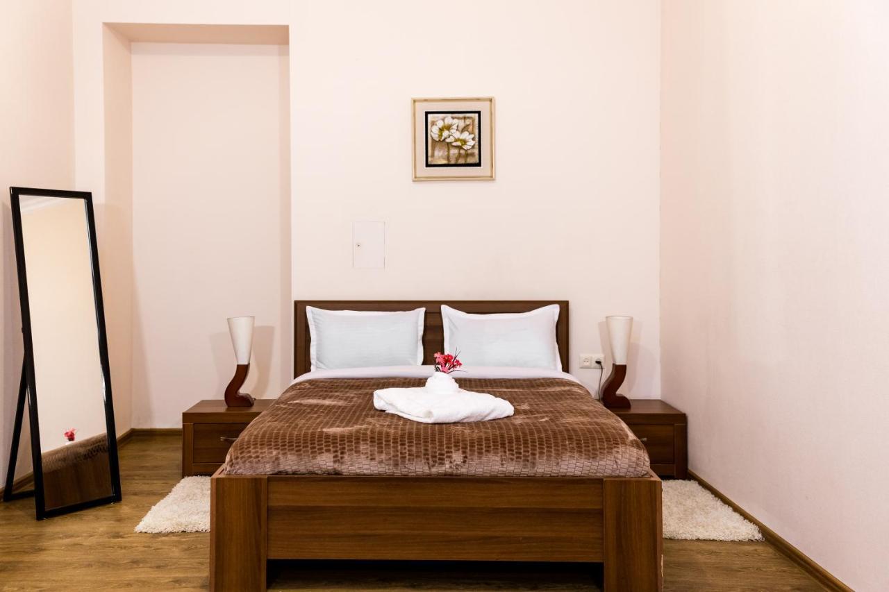 Comfortable House On Marjanishvili Tbilisi ภายนอก รูปภาพ