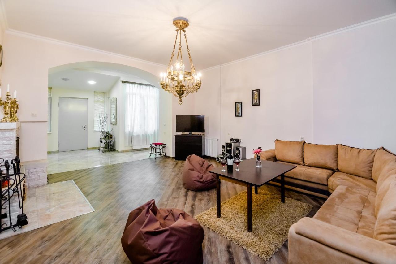 Comfortable House On Marjanishvili Tbilisi ภายนอก รูปภาพ