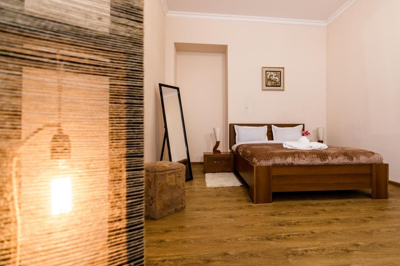 Comfortable House On Marjanishvili Tbilisi ภายนอก รูปภาพ